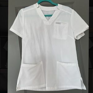 Jaanuu Relaxed 3 pocket white scrub top size M